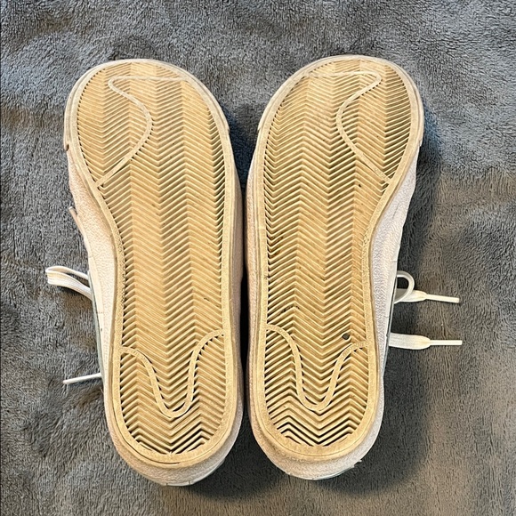 Nike Women's White and Light Blue Sneakers - Picture 5 of 7